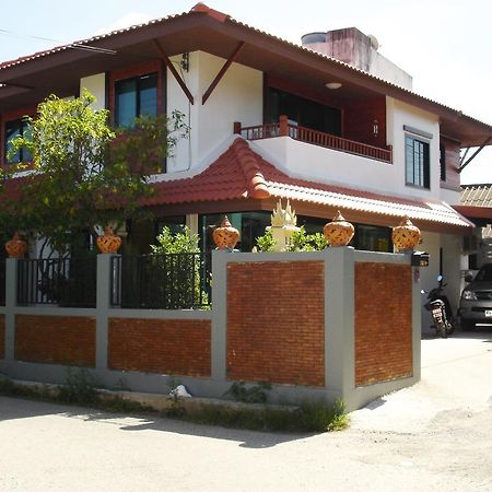 Rak Khun Hostel Чиангмай Екстериор снимка