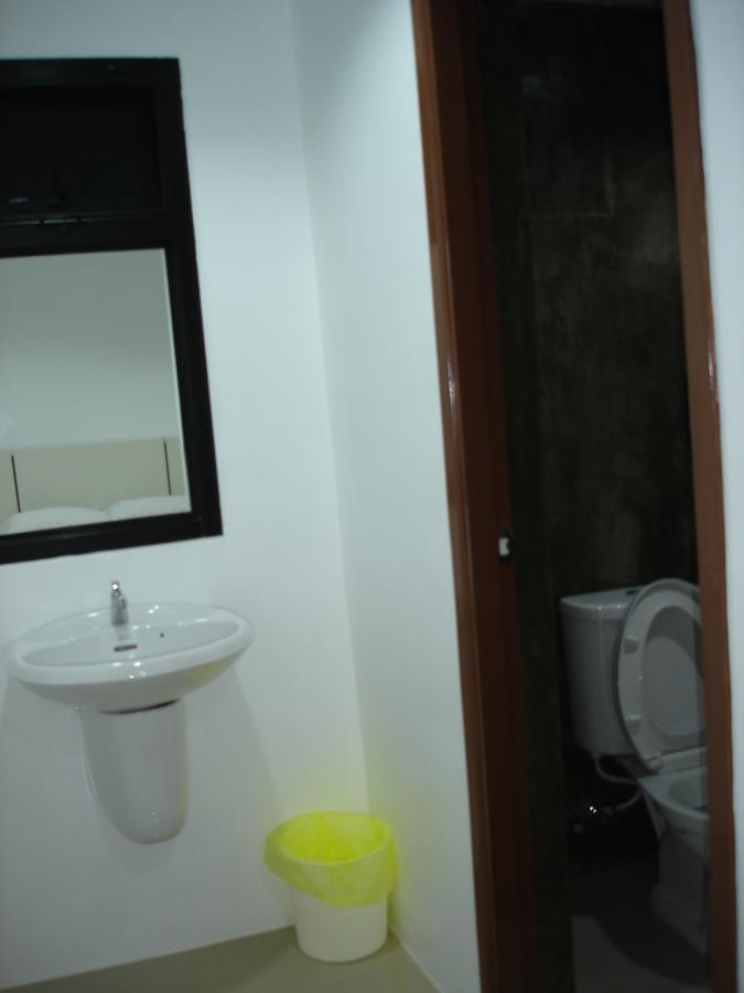 Rak Khun Hostel Чиангмай Екстериор снимка