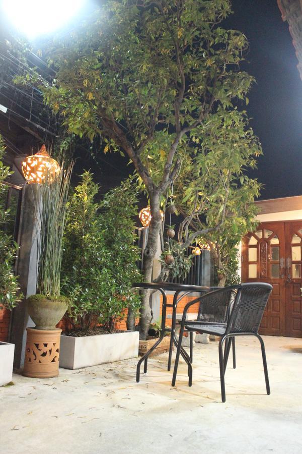 Rak Khun Hostel Чиангмай Екстериор снимка
