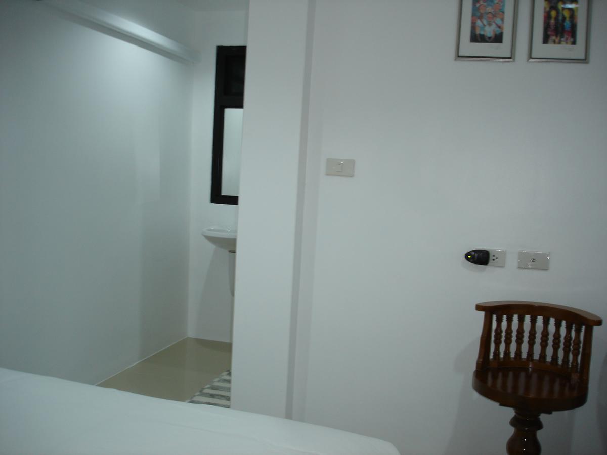 Rak Khun Hostel Чиангмай Екстериор снимка
