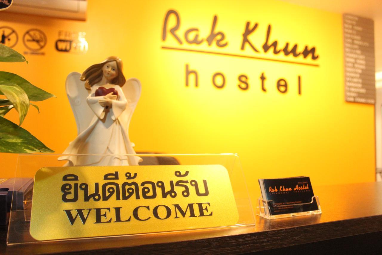 Rak Khun Hostel Чиангмай Екстериор снимка