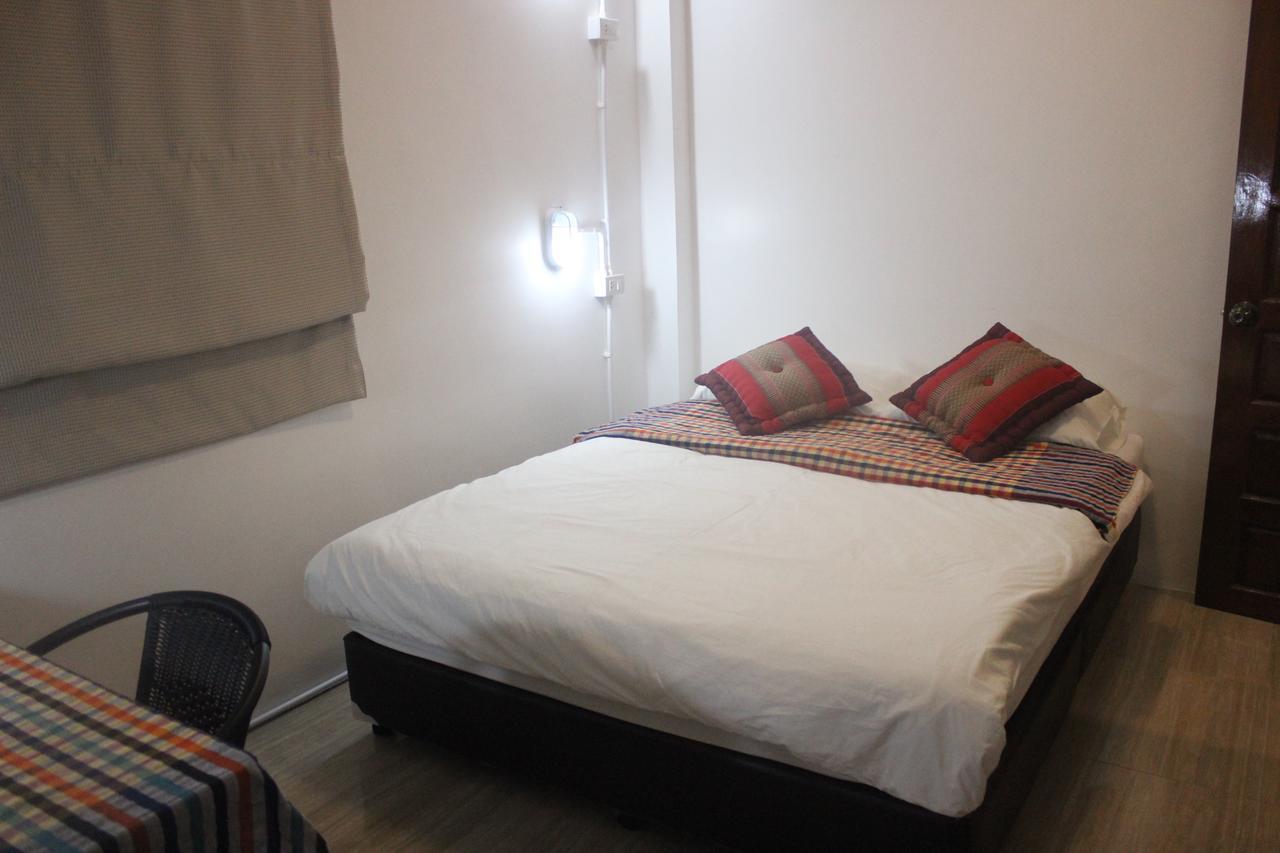 Rak Khun Hostel Чиангмай Екстериор снимка