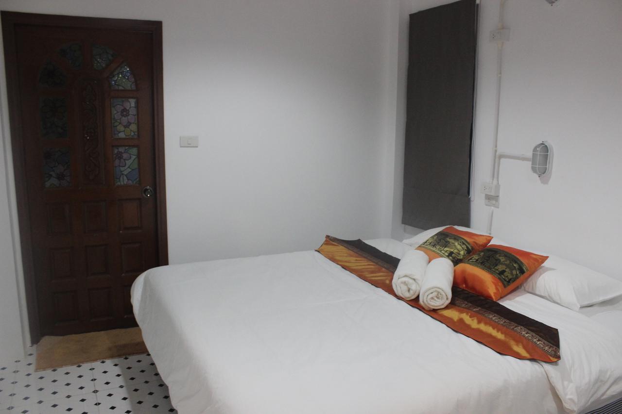 Rak Khun Hostel Чиангмай Екстериор снимка